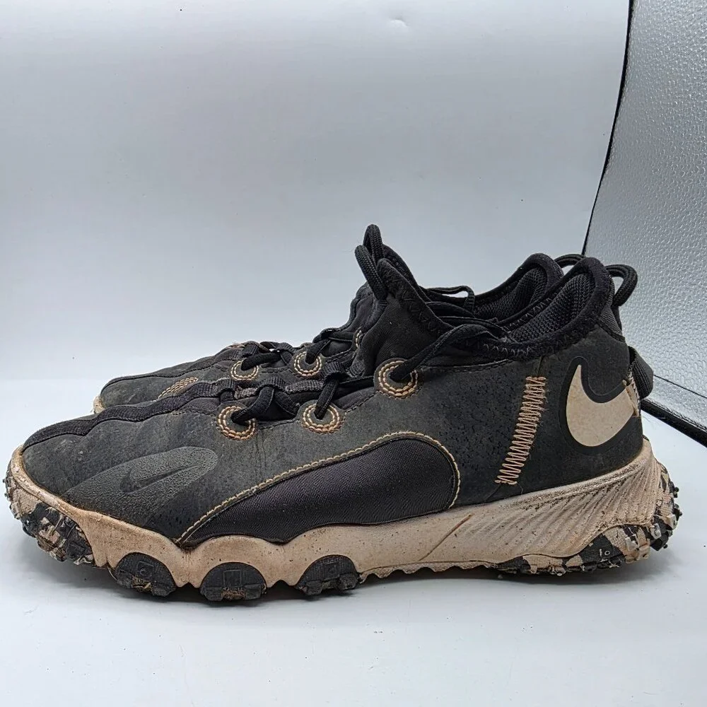 Nike Future Field GS Boys Size 5.5 Black Turf Shoes Sports Outdoors Athletic